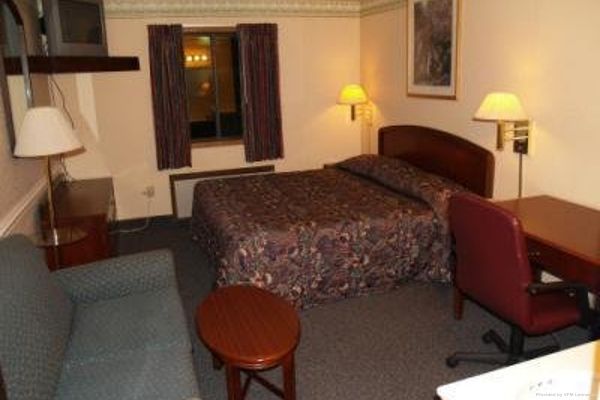 BUDGET INN CEDAR BLUFF VA (Cedar Bluff)